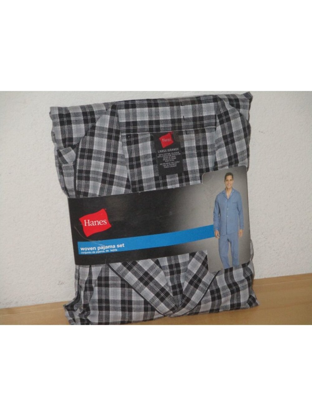 Hanes Men's Woven Pajamas Set Size Large Black and Grey Plaid Brand New Package